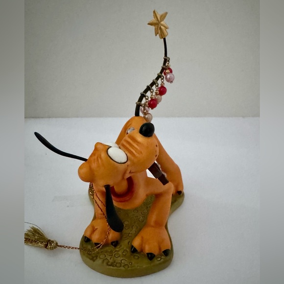 WDCC Pluto Helps Decorate 1996 Ornament - Picture 4 of 9